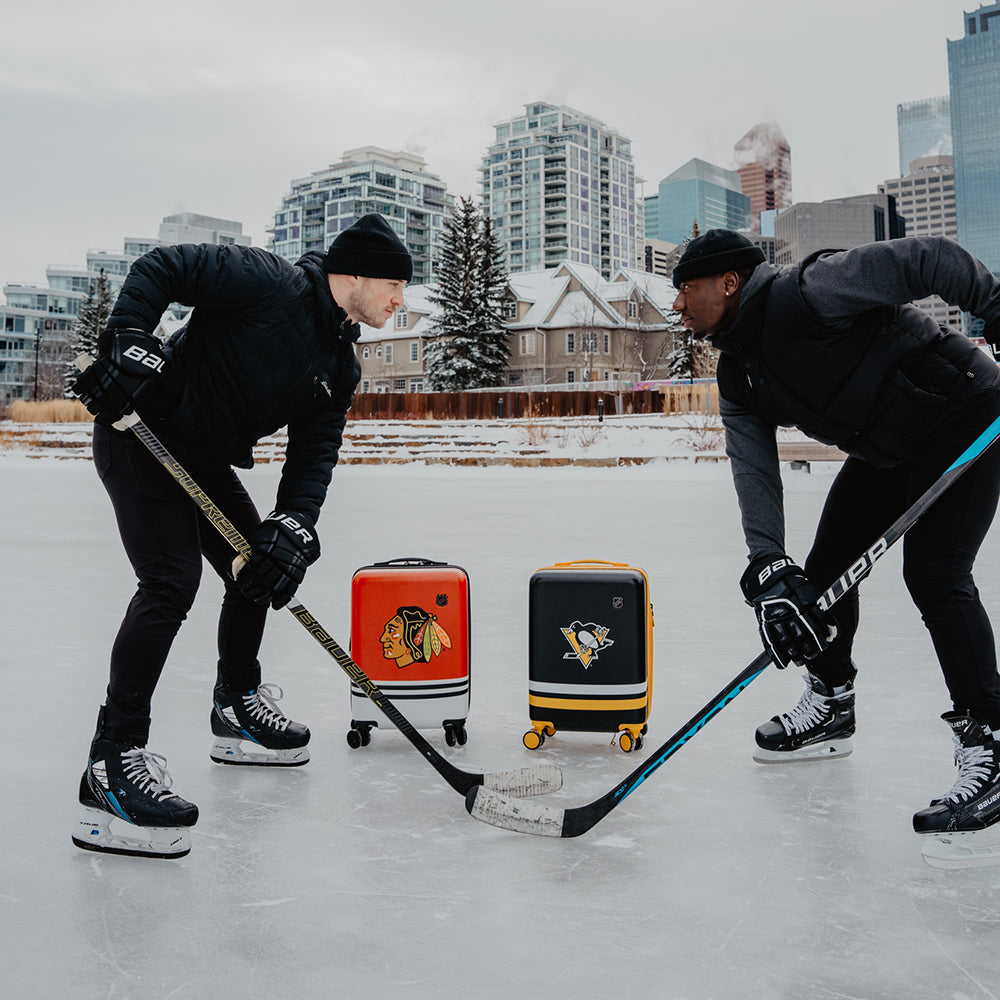 NHL 21 Inch Luggage -  Chicago Blackhawks