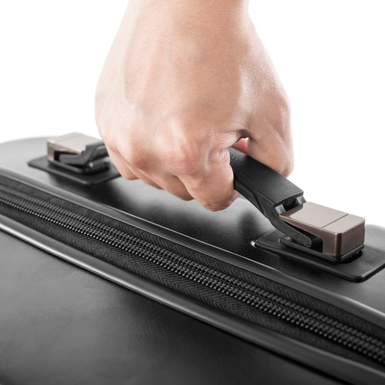 This Smart Luggage Set Makes Traveling Easy